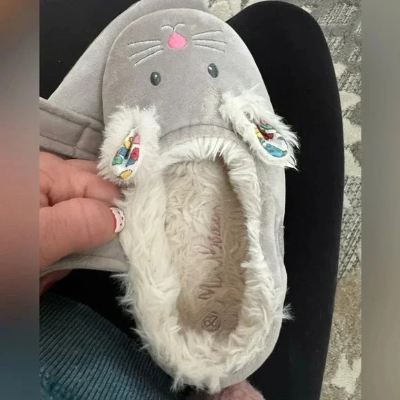 Mini Boden bunny slippers - Picture 5 of 6